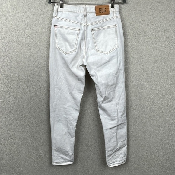 BDG High Rise Mom Jeans Ivory White Contrast Tan Stitch Urban Outfitters Sz 26 - Picture 5 of 14